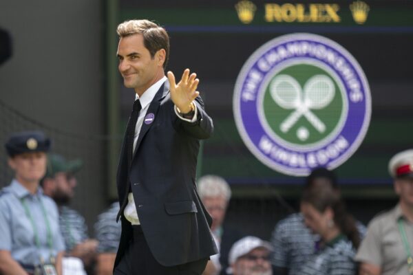 Roger Federer announces his retirement