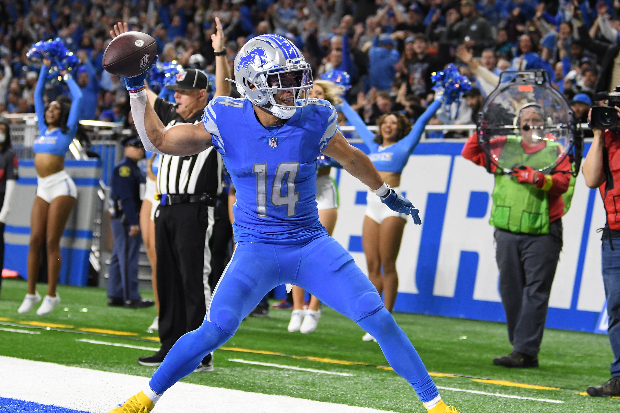 Detroit Lions vs. Green Bay Packers flexed to Sunday night on NBC