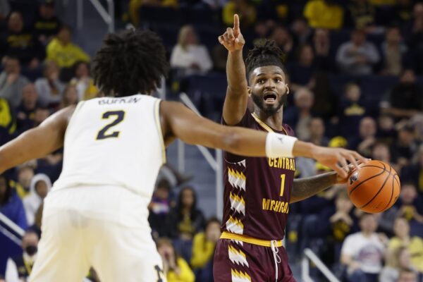 Carry leads Kent State against Central Michigan after 24-point performance