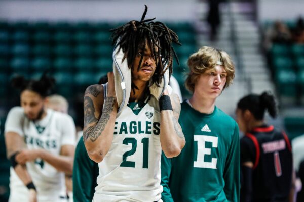 Emoni Bates was on another level last night (Video)