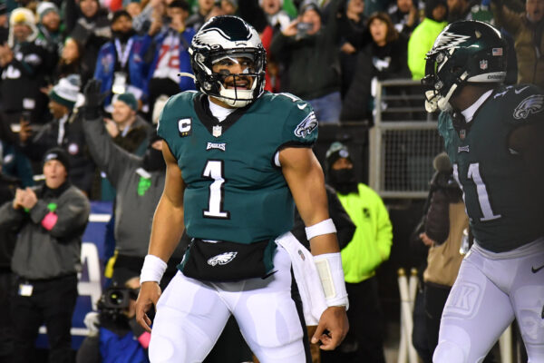 Eagles fly past Giants in 38-7 win