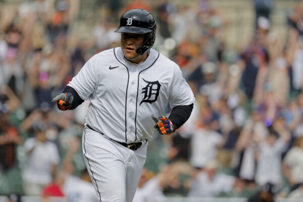 Detroit Tigers rally from 5 down, Cabrera walks off Giants in 11th