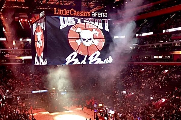 Detroit Pistons honor the Bad Boys in game vs Phoenix Suns